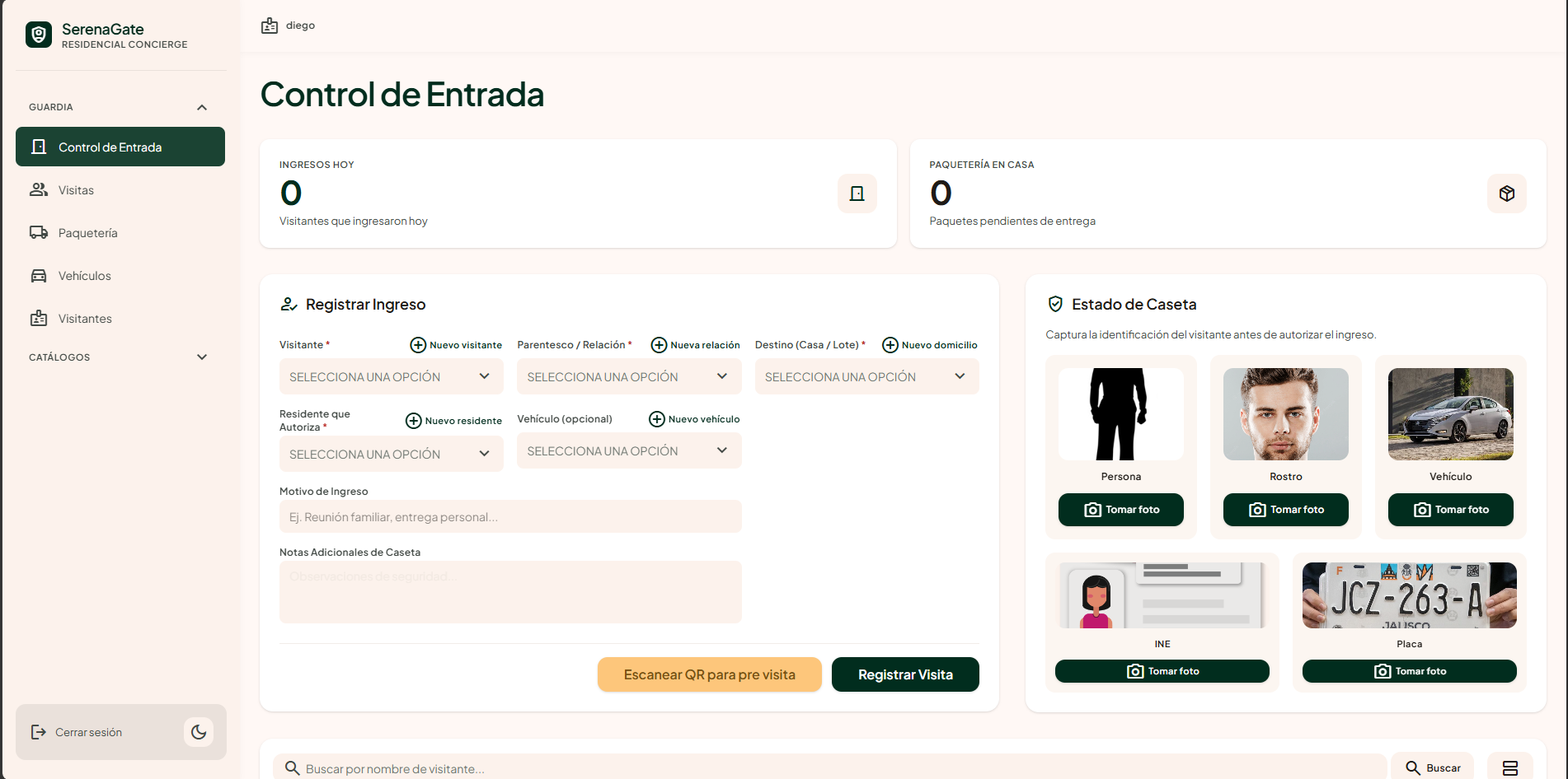 Pantalla de control de entrada de SerenaGate con registro de ingreso y captura de fotos